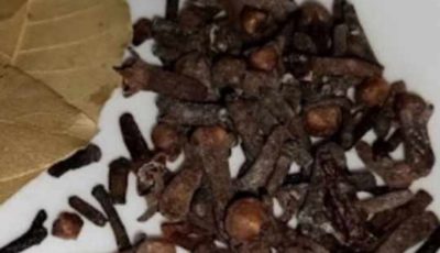 Whitening Teeth Naturally with Bay Leaves and Cloves: A Dental Tip