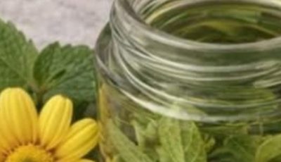 A Simple Natural Method That Could Help Restore Your Nails